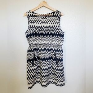 💚5/$25 Speed Control Chevron Print Elastic Waist Sleeveless Dress Size Large